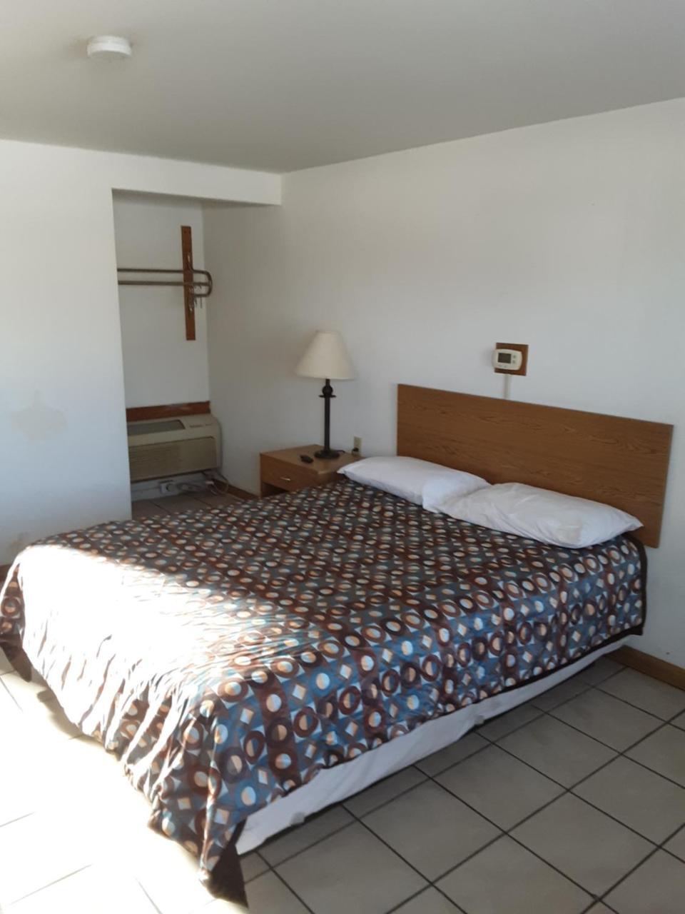 Plaza Motel برايان الغرفة الصورة